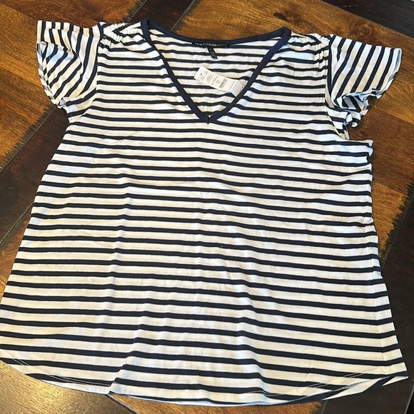 White House Black Market NWTs flutter sleeve striped tee shirt. Size XL - Picture 1 of 6